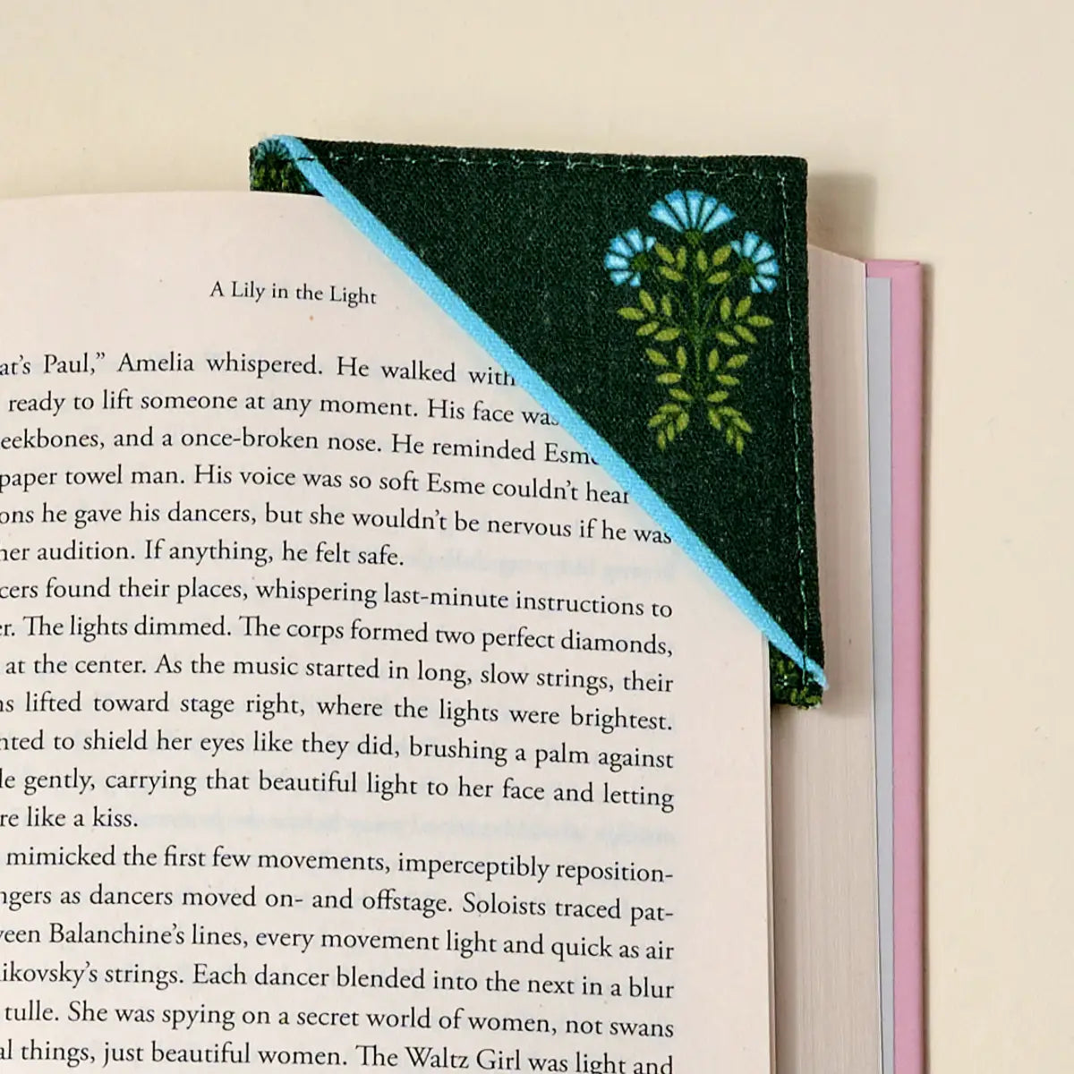 Corner Keeper Fabric Bookmark–Everbloom Forest Green