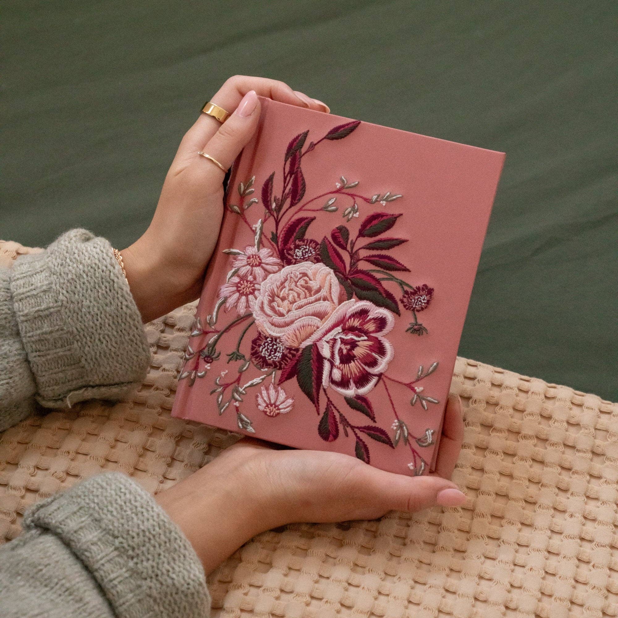 Rosedal Theme Bible