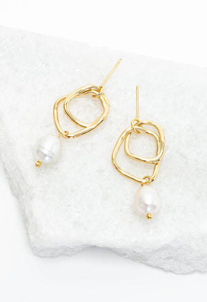 Everlasting Pearl Earrings