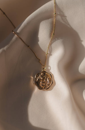 A Worshipping People Flower Pendant Necklace
