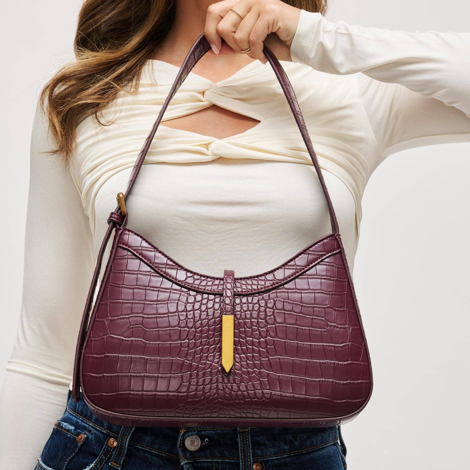 Judith Shoulder Bag: Wine