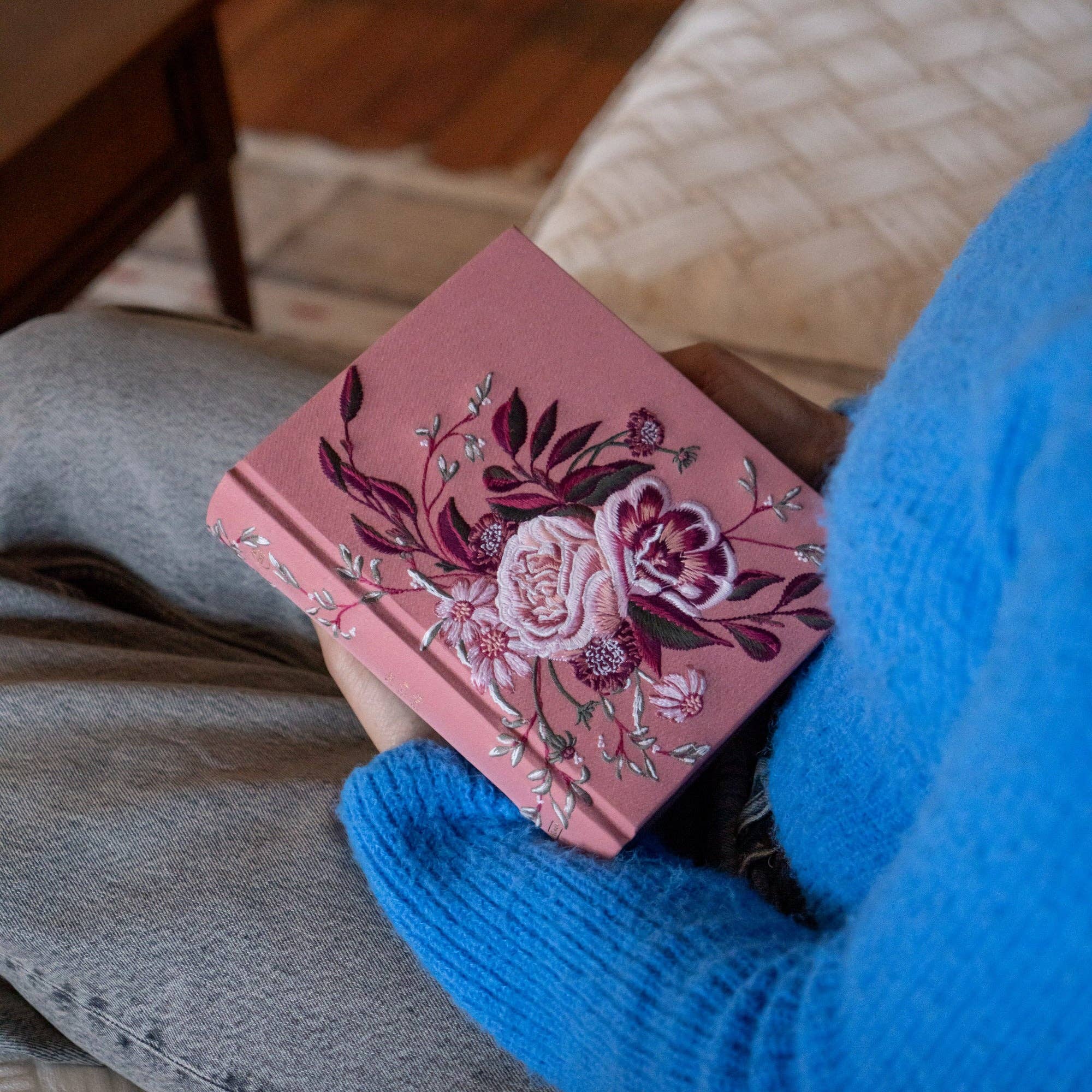 Rosedal Theme Bible