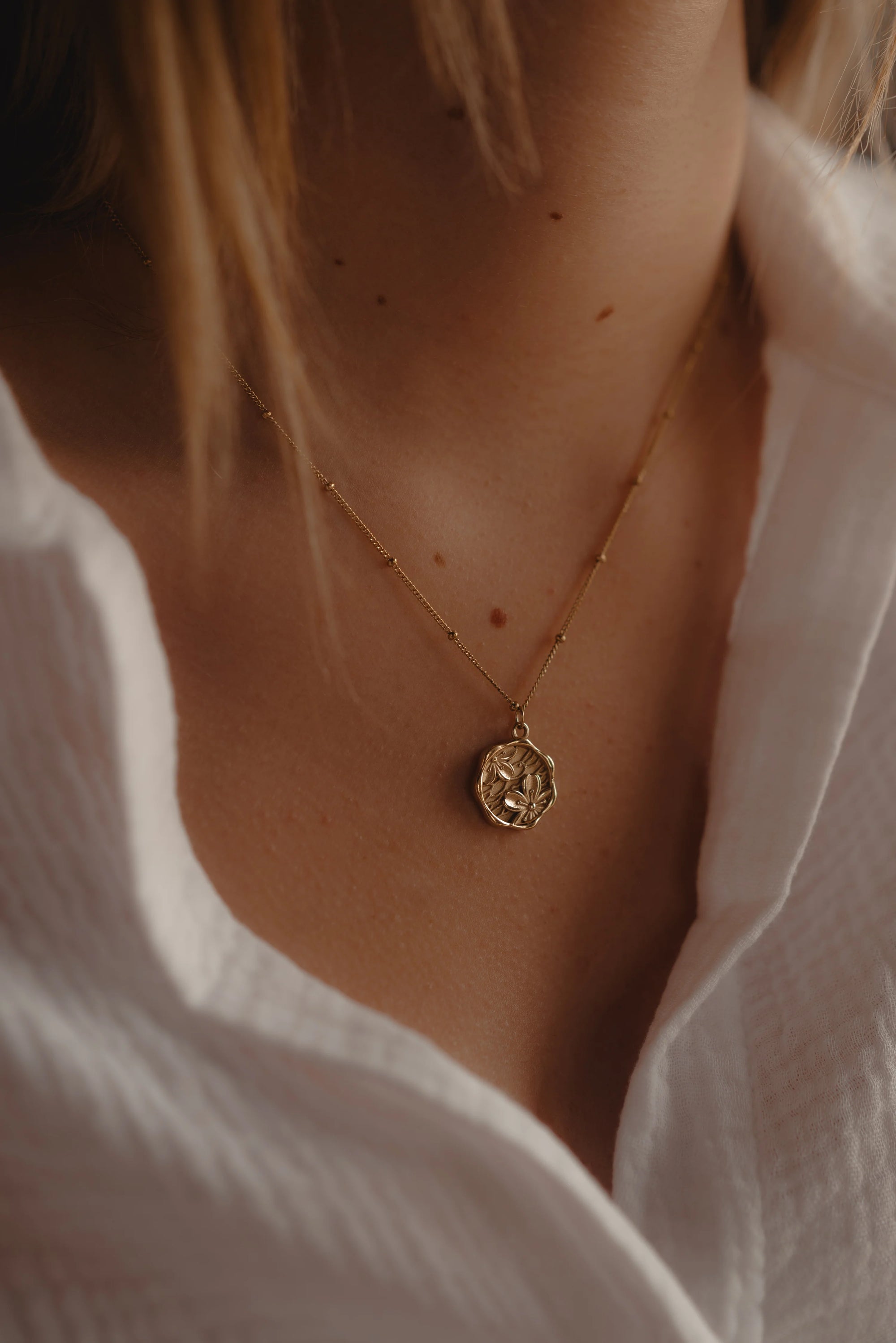 A Worshipping People Flower Pendant Necklace