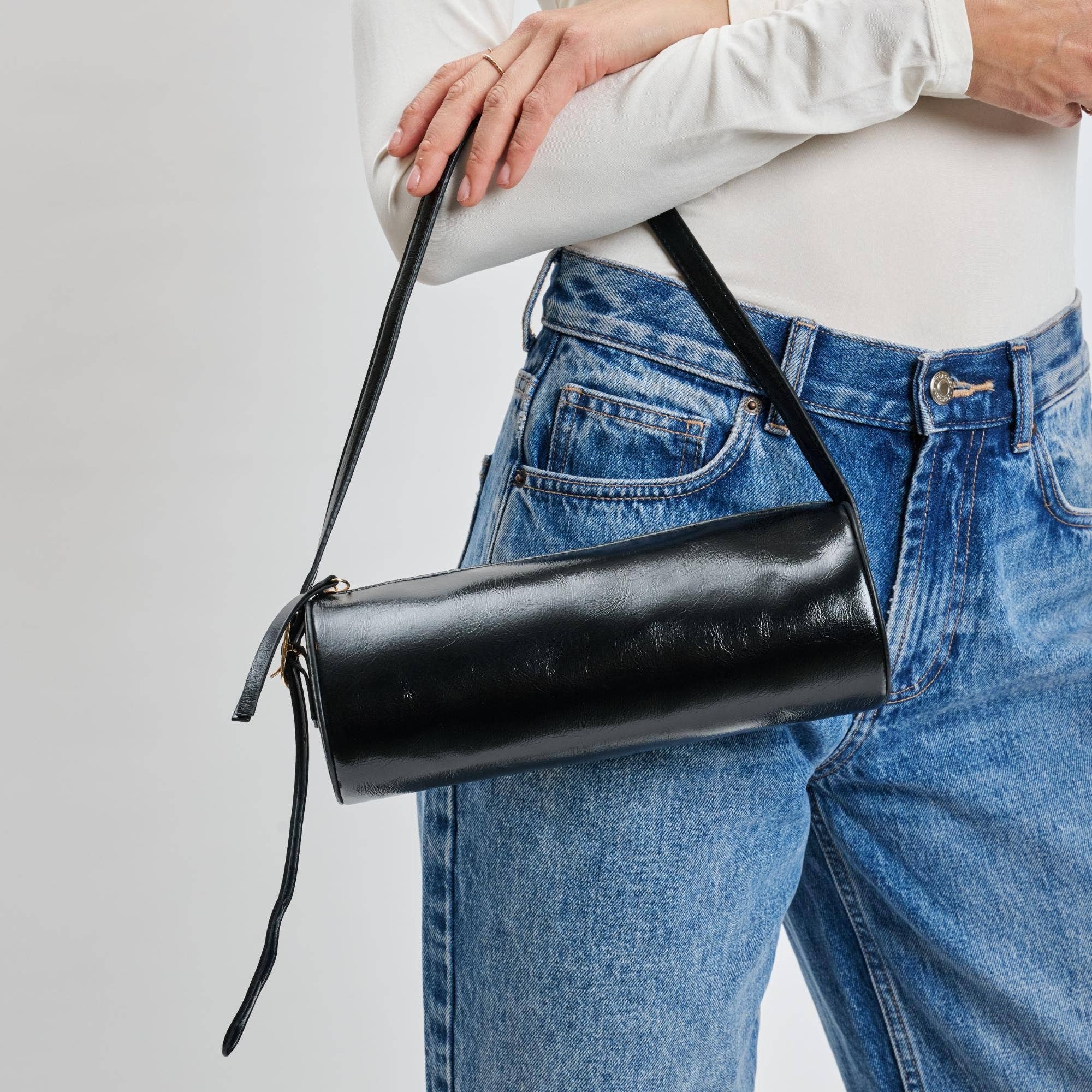 Mila Shoulder Bag: Black