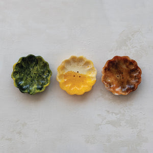 Flower shaped soap dish