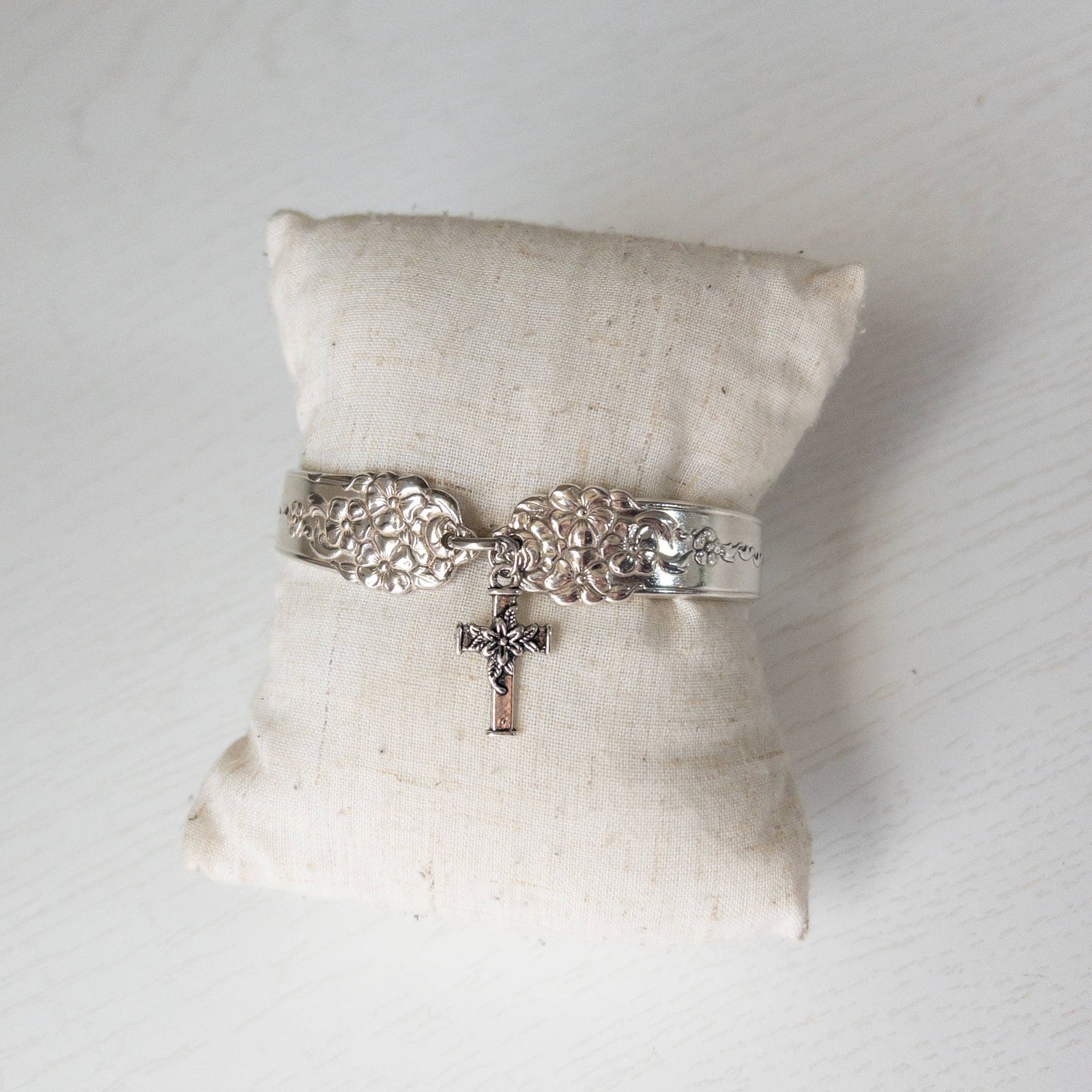Cross Dangle Handle Bracelet