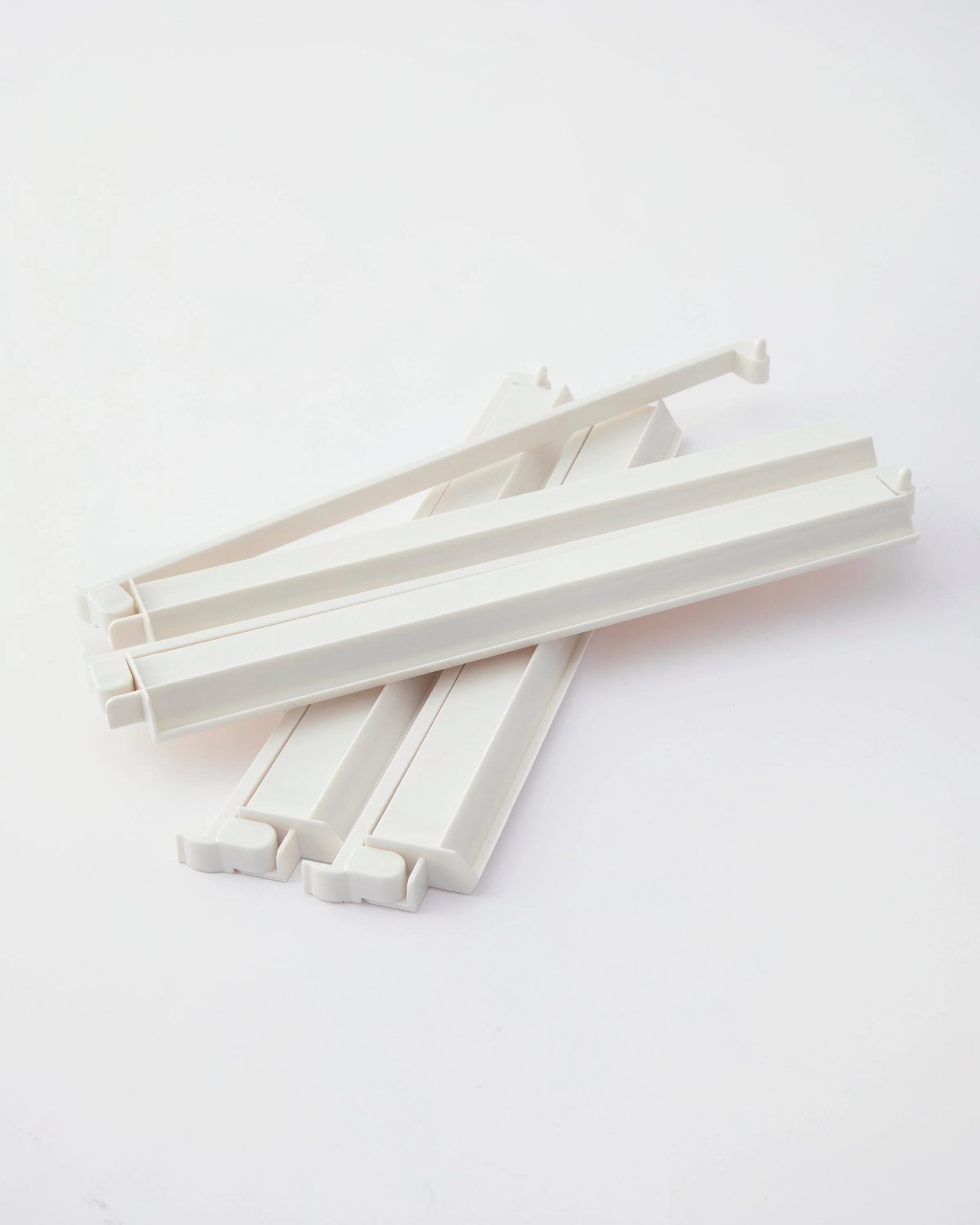 White Acrylic Mahjong Racks and Pushers